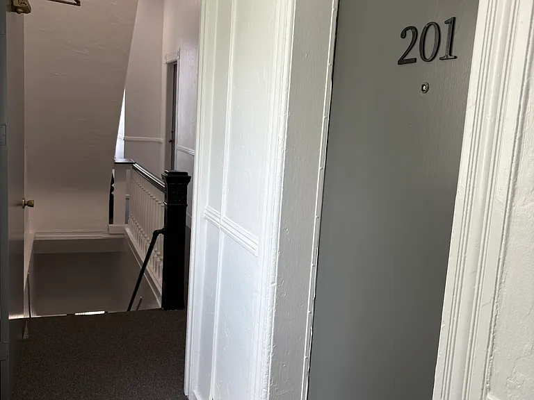 2nd floor - corner