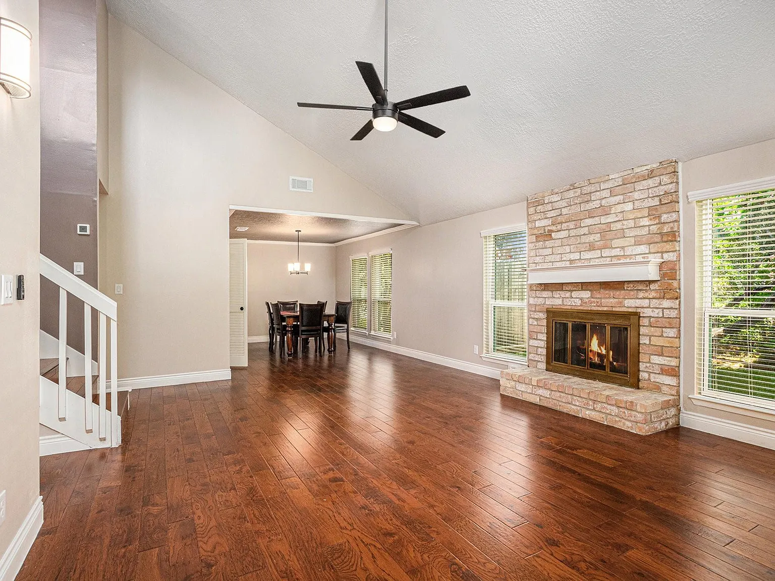 4 bed, 2.5 bath, 2194 sqft, $2,700 — Photo 4