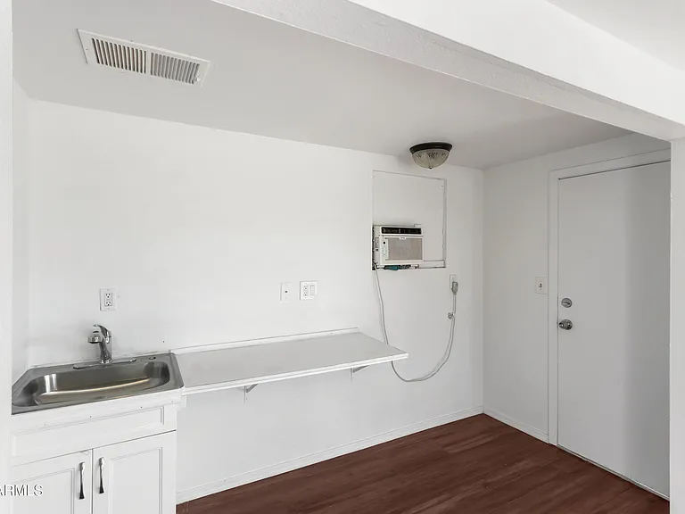 919 N Gilbert Ave — Photo 26