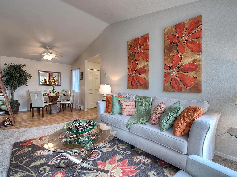 Regency Square Apartments — Photo 3