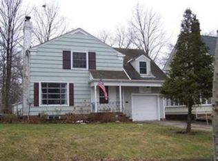 3140 Coleridge Rd, Cleveland Heights, OH 44118