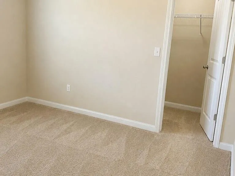 1106 Creekside Cir — Photo 6