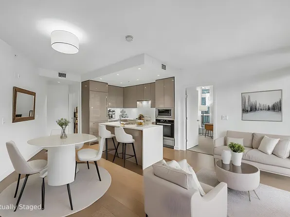 5189 Cambie St #107, Vancouver, BC V5Z 0J4