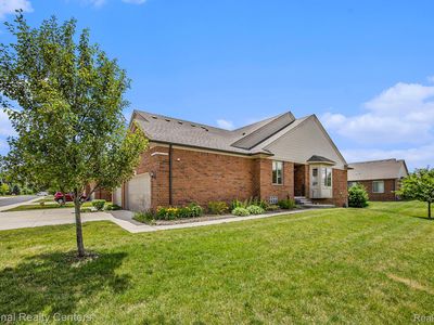 51185 Dunston Ln, Chesterfield, MI, 48051
