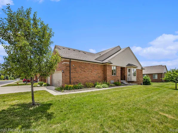 51185 Dunston Ln, Chesterfield, MI 48051
