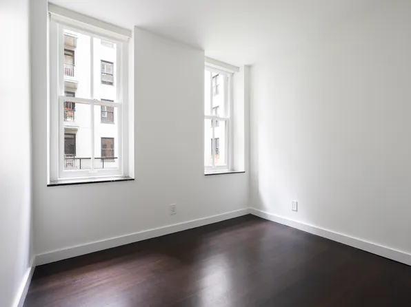 39 North Moore Street image 13 of 14