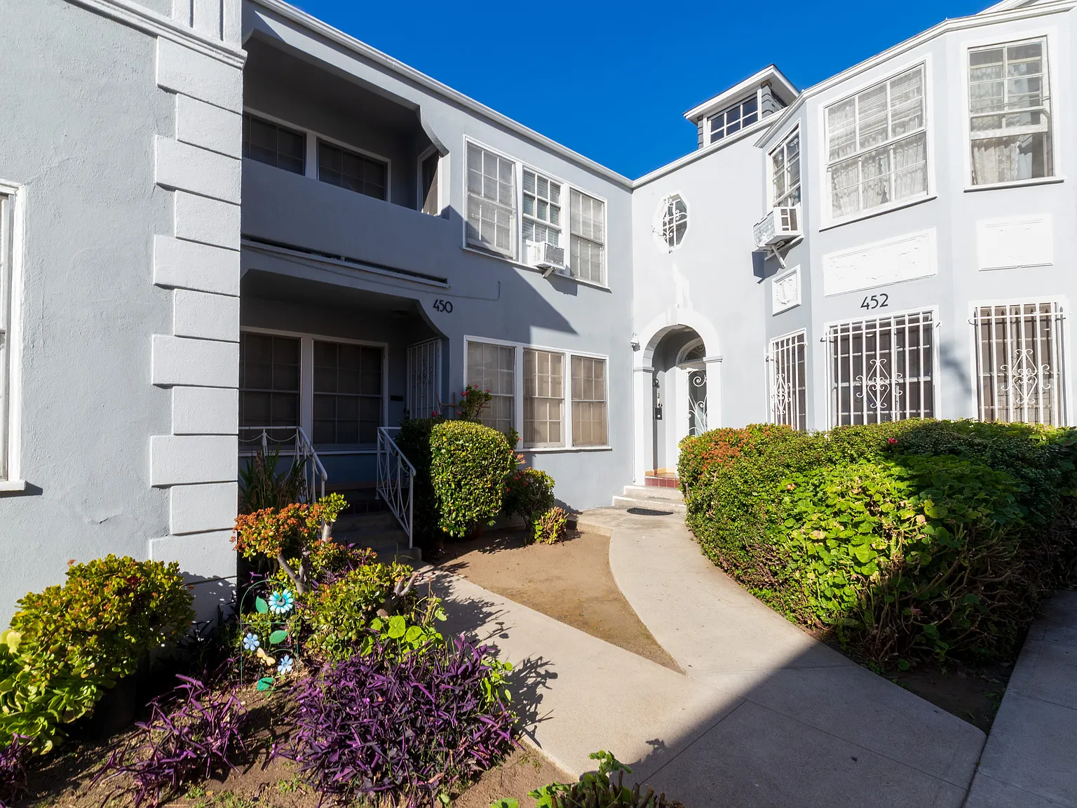 Renovated Upper 1 Bed / 1 Bath with Character + Garage Parking Prime K-Town — Photo 1