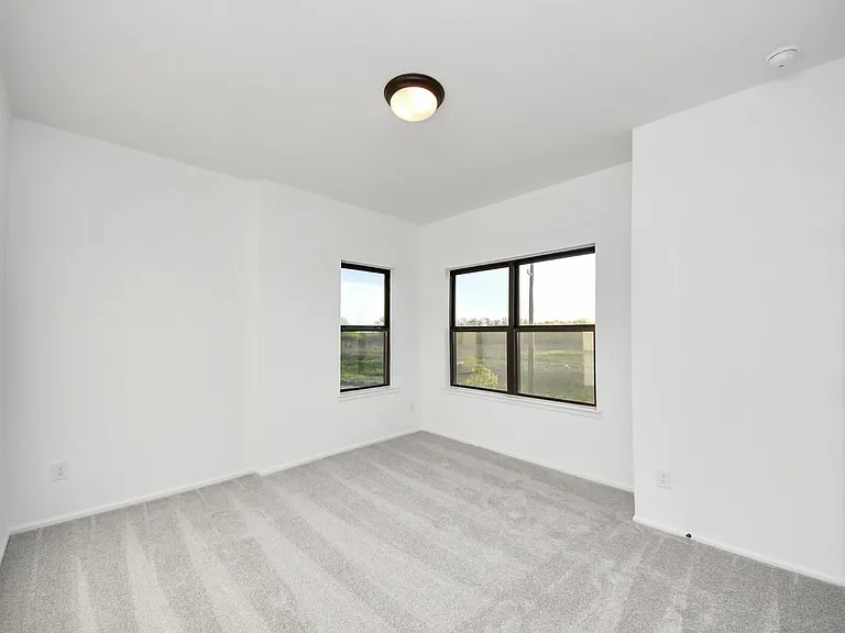 10706 Ursa St — Photo 25