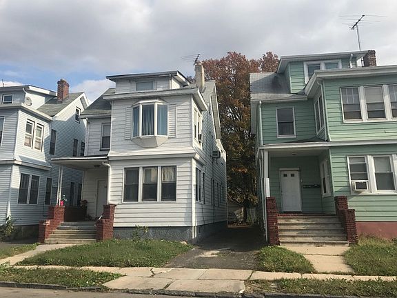 3rd image of 122 Brookwood St
