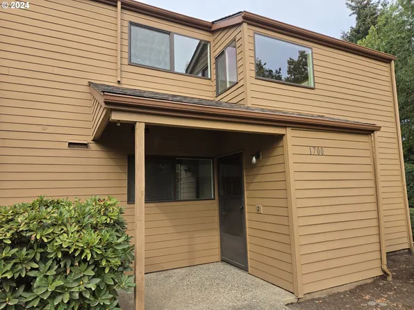 1700 Minda Dr, Eugene, OR 97401