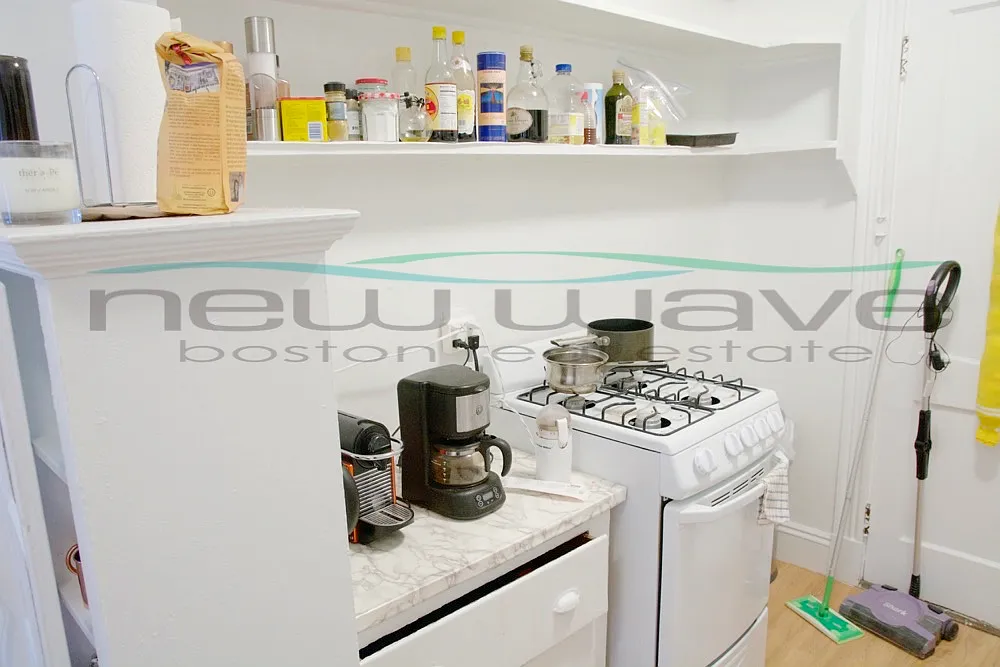 Studio, 450 sqft, $2,400 — Photo 4