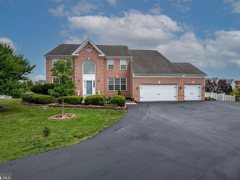 73 Anthony Taylor Way — Photo 1