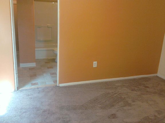 5th image of 4214 N Huson St APT 6