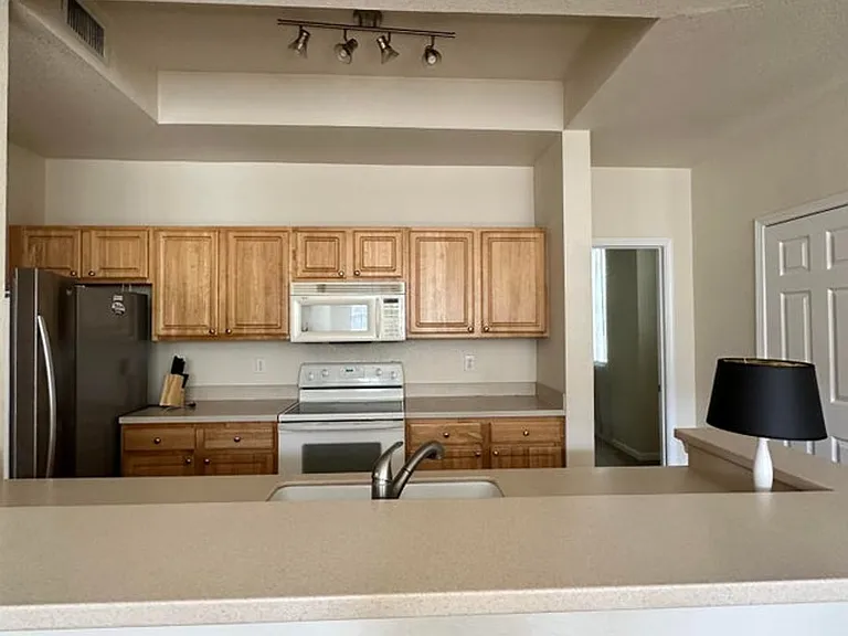 10075 Gate Pkwy N #1904 — Photo 6