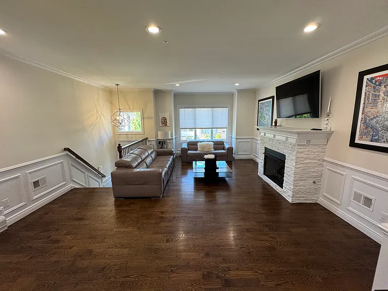 251 Marion Ave — Photo 3
