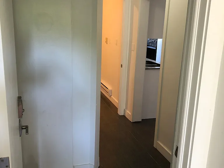 159 Montrose Ave #1 — Photo 6