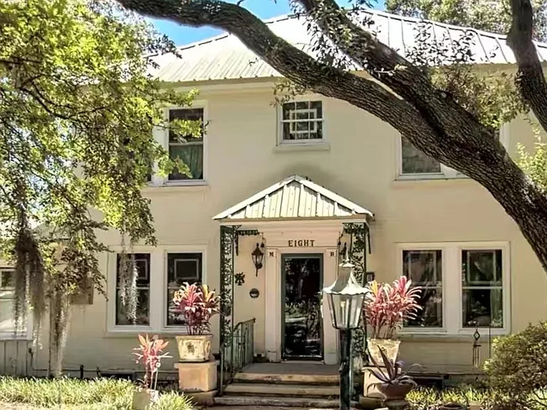 8 Bayvilla St — Photo 11
