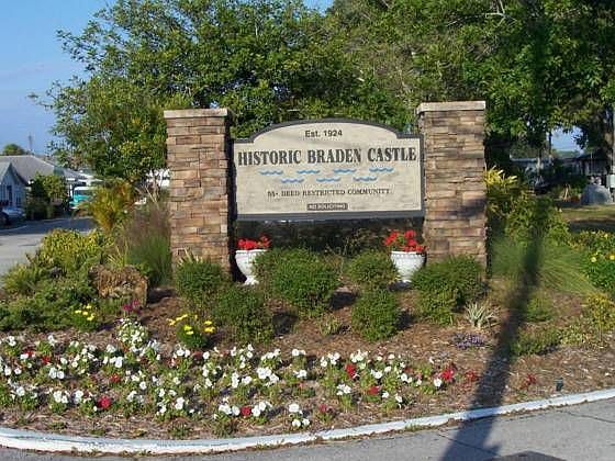 1st image of 38 Braden Castle Dr