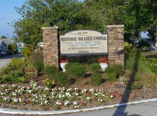38 Braden Castle Dr, Bradenton, FL 34208