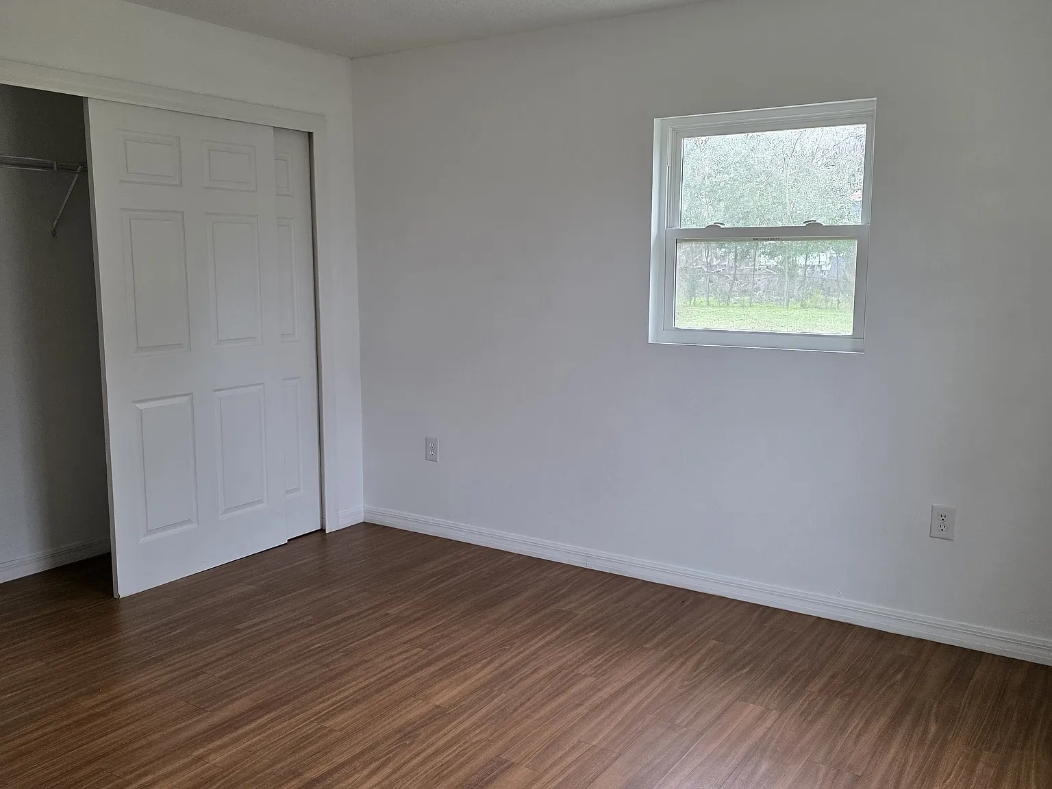 2 bed, 900 sqft, $1,400 — Photo 3
