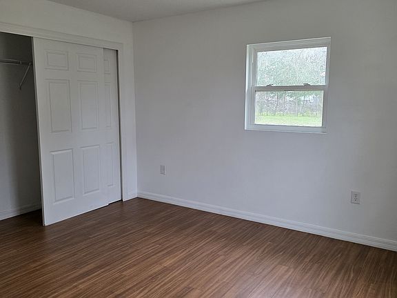 3rd image of 407 Scriven Ave NW
