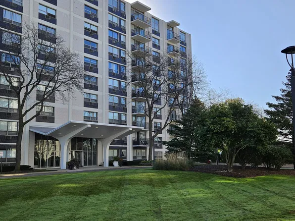 9001 Golf Rd Unit 10F, Des Plaines, IL 60016