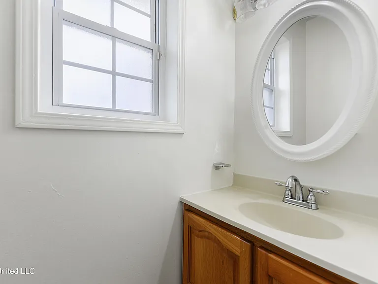 633 Keller St — Photo 13