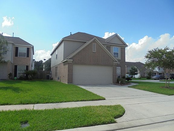 3rd image of 1002 Thicket Hill Ct