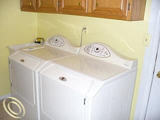 3rd image of 14745 Palmetto Ct