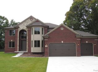 6831 John R Rd, Troy, MI 48085