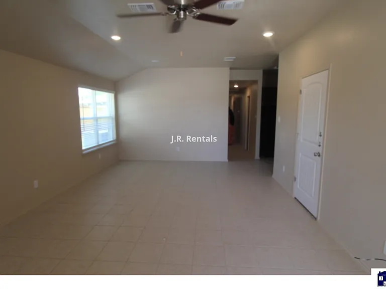 1705 Montell St #A — Photo 2