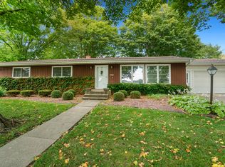 1202 Crest Ln, Rochelle, IL 61068