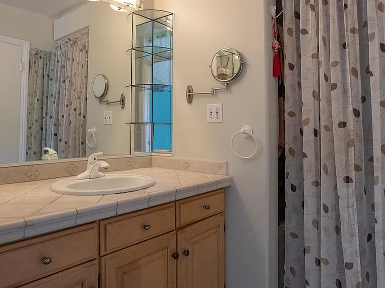 10966 Rochester Ave #2F — Photo 10