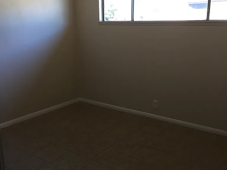 1112 N Jones Blvd #D — Photo 4
