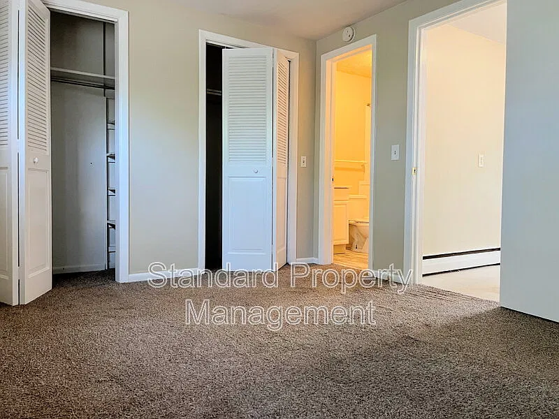 1 bed, 1.0 bath, $925 — Photo 4