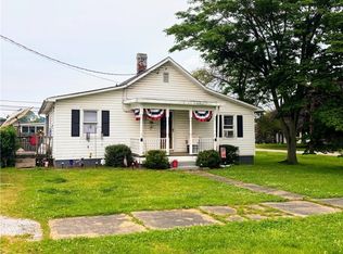 317 Florence St, Belpre, OH 45714