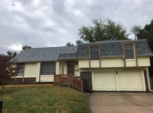 7609 W 95th St, Overland Park, KS 66212