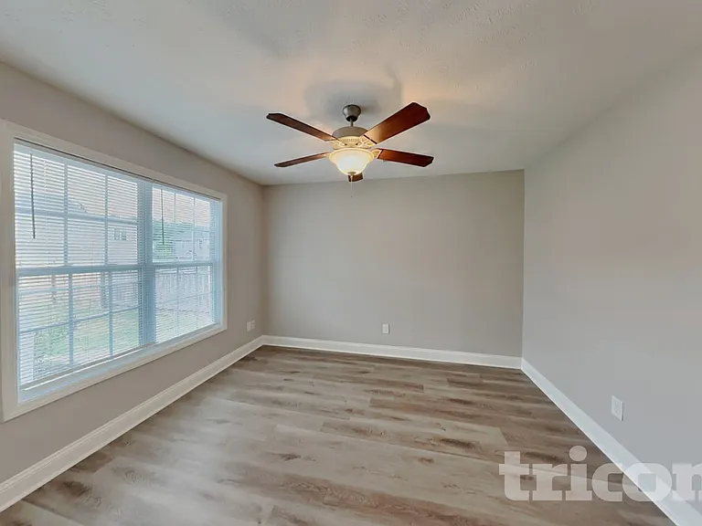 15 Summerseat Way — Photo 11
