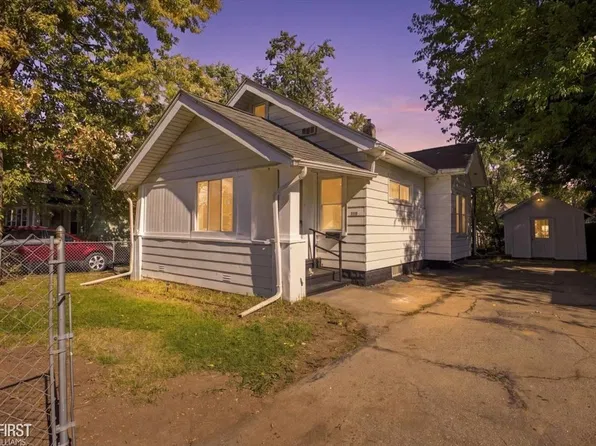 3465 Barnes Ave, Burton, MI 48529
