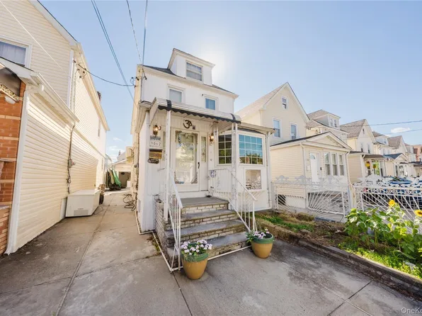 90-62 202nd Street, Hollis, NY 11423