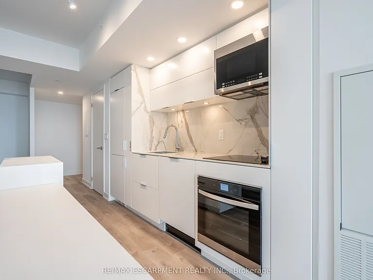 370 Martha St #309 — Photo 9