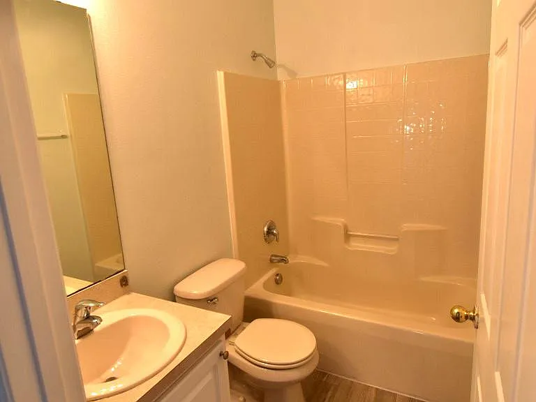 553 Hummingbird Ct — Photo 14