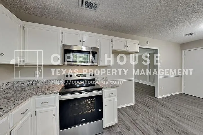 403 Walden Trl — Photo 6