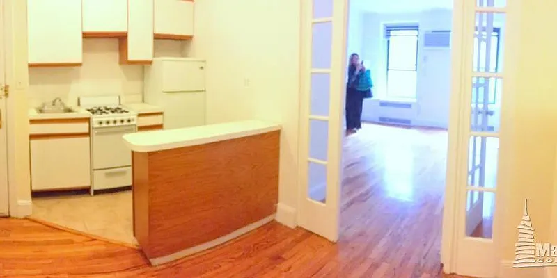 Rented by Manhattan Connection | media 3