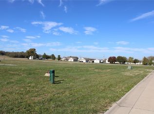 100 Warren Mnr, Highland, IL 62249