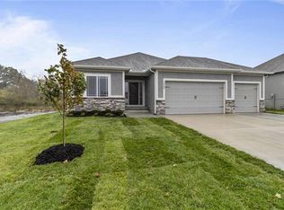 1317 NW Crestwood Dr, Grain Valley, MO 64029