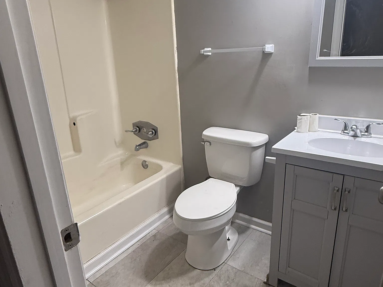 3 bed, 1092 sqft, $1,450 — Photo 2