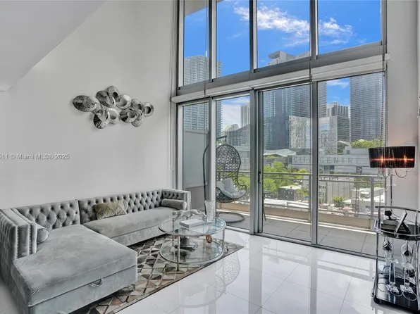 92 SW 3rd St APT 905, Miami, FL 33130