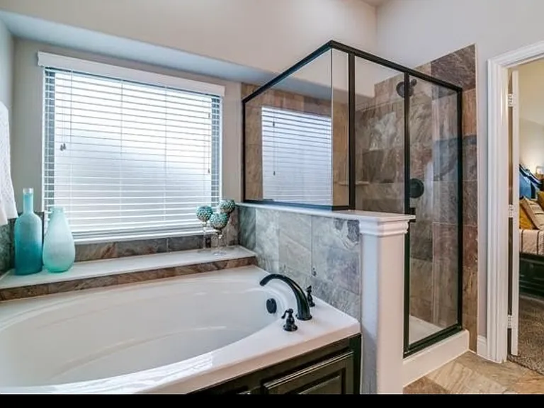 236 Arbury Dr — Photo 13