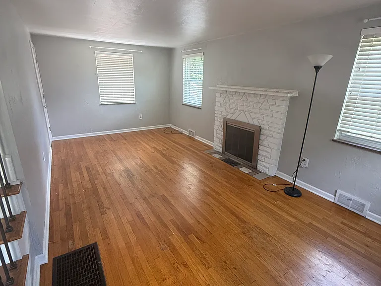 11831 Joan Dr — Photo 6